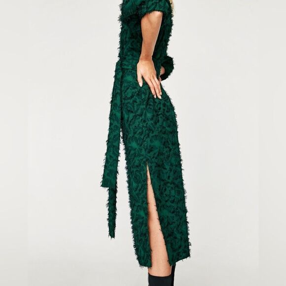 ZARA Blogger Favorite Emerald Green Textured Midi Dress - Picture 3 of 15
